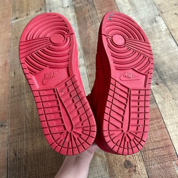 Nike Air Jordan 1 Retro High Red Suede -12 - Picture 9 of 13
